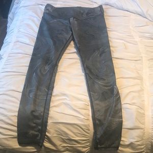 Alo Yoga grey marble goddess leggings